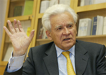 Yuri Dubinin, en la actualidad, habla sobre sus experiencias como diplomático.