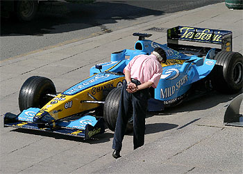 Un Fórmula Uno en el circuito urbano de Bilbao
