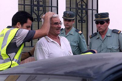 Modesto M. G. es trasladado del cuartel de la Guardia Cilvil de Herrera, Sevilla, al juzgado.