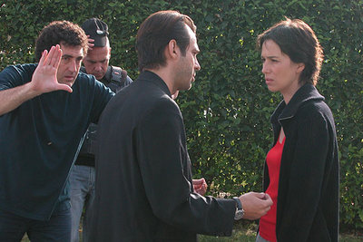 Daniel Calparsoro (a la izquierda), durante el rodaje de  Ausentes,  protagonizada por Ariadna Gil y Jordi Mollá.