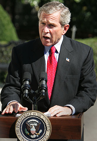 Bush, ayer durante una declaración a la prensa en la Casa Blanca.