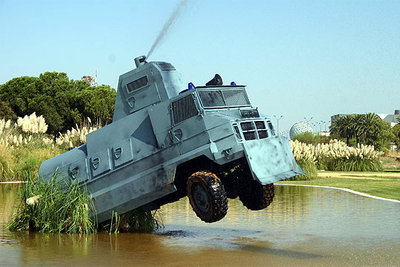  'Fuente ' (2003), instalación de Fernando Sánchez Castillo en el Monasterio de La Cartuja, en Sevilla.