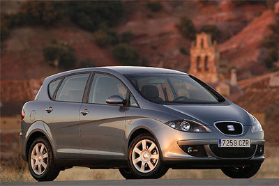 El Toledo está basado en el Altea, pero con la parte trasera prolongada para ampliar el maletero. Tiene una línea monovolumen de estilo deportivo e incorpora la zaga de las berlinas con un diseño innovador.