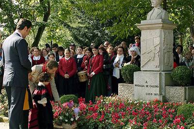 OFRENDA A ROSALÍA DE CASTRO.