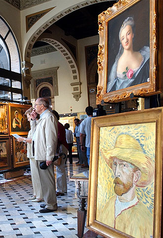 Exposición de obras de arte falsas.