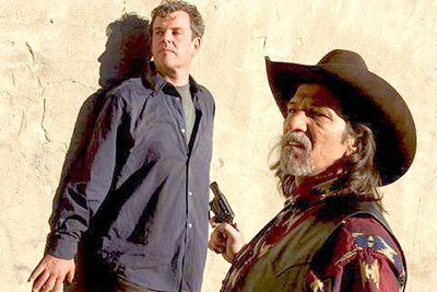 Danny Huston, a la izquierda, en un escena de  Silver City. 