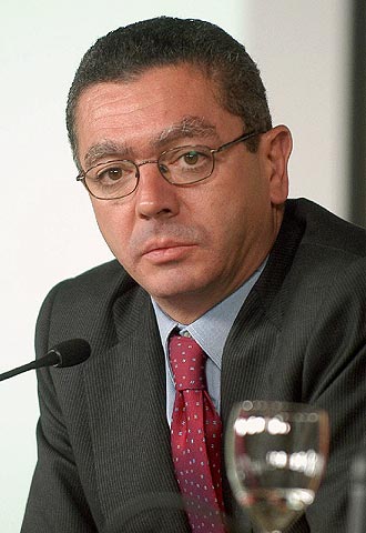 Ruiz-Gallardón en su comparecencia para anunciar la retirada de Cobo.