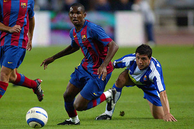 El camerunés Eto'o se marcha de Lopo.