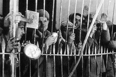 Fotografía del Archivo General de la Administración de Alcalá de Henares, que reproduce   Rejas en la memoria.  