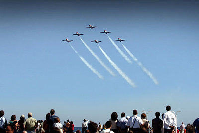 Exhibición aérea en la playa de la Malva-rosa
