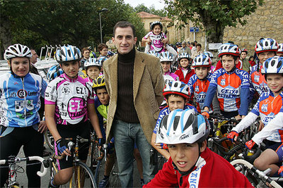 Homenaje en Berango al medallista  Javier Otxoa