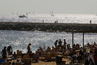 Sol y playa en vísperas de la 'castanyada'