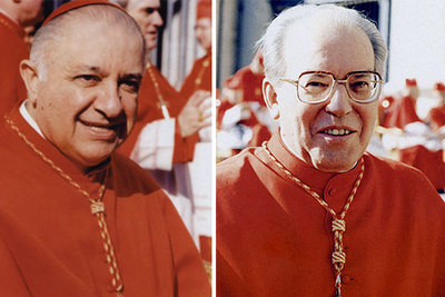 Dionigi Tettamanzi, arzobispo de Milán. Giovanni Battista Re, prefecto de la Congregación de Obispos.