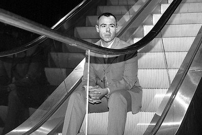 Jordi González, en la presentación del programa  La escalera mecánica  en 2000.