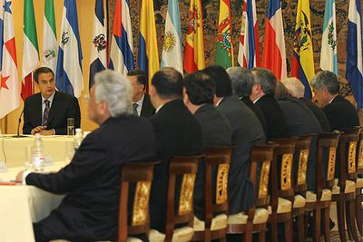 José Luis Rodríguez Zapatero, durante la reunión con el comité de honor de la conmemoración del IV centenario del  Quijote  en La Moncloa.