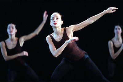 La danza contemporánea baila culturas ancestrales en La Nave de Sagunto
