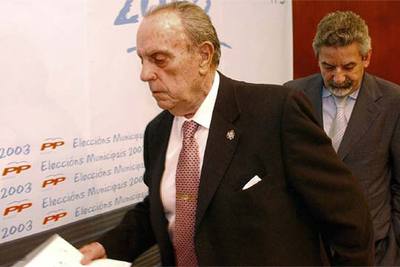 Manuel Fraga y Xesús Palmou, durante la campaña de las elecciones municipales.