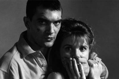 Antonio Banderas y Victoria Abril en una imagen de  ¡Átame!,  de Pedro Almodóvar.