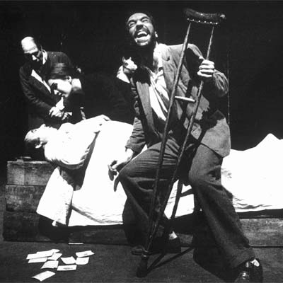 Una escena de  Ni sombra de lo que fuimos,  de La Zaranda.