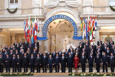 Foto de familia tras la firma de la Constitución Eurpoea