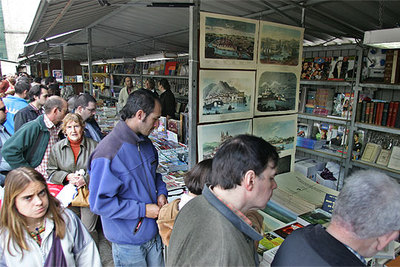 LIBROS EN EL ARENAL