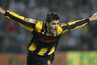 Villa celebra un gol con el Zaragoza.