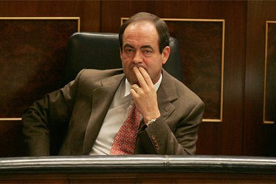 El ministro de Defensa, José Bono, ayer en el pleno del Congreso.