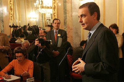 El presidente del Gobierno español, José Luis Rodríguez Zapatero, ayer durante la sesión de control al Gobierno en el Congreso.
