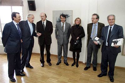 Emiliano Martínez, Francisco Pérez González, Andrés Ortega, Jesús Sánchez Lambás, María Cifuentes, Juan Pablo Fusi y Antonio Garrigues Walker, de izquierda a derecha, ayer durante la presentación de las  Obras completas  de Ortega.