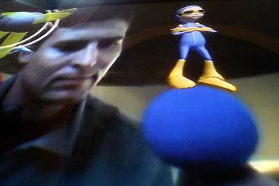 Richard Marks juega con su invento  Eye Toy durante Art Futura.  