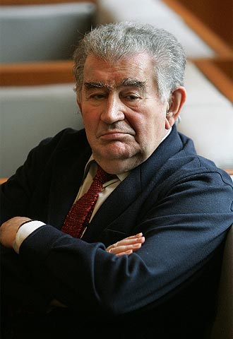 Antonio Gamoneda.