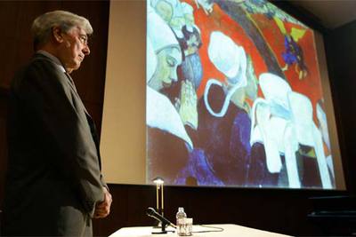 Mario Vargas Llosa, ayer, en el Museo Thyssen-Bornemisza, ante una proyección de  Visión del sermón. 
