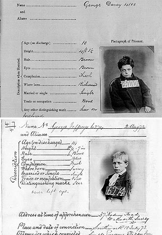 Dos de las fichas policiales de niños publicadas.