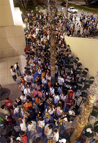 Cola de votantes en la Universidad de Miami en las últimas presidenciales norteamericanas.