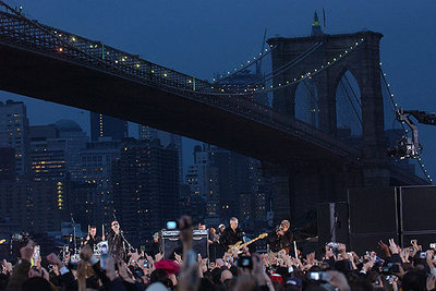 La  gira  neoyorquina de U2, el lunes, a su paso por el Fulton Ferry State Park.