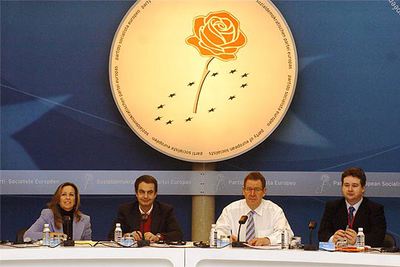 Trinidad Jiménez, José Luis Rodríguez Zapatero, Poul Nyrup Rasmussen y Philip Cordery, ayer en Madrid.