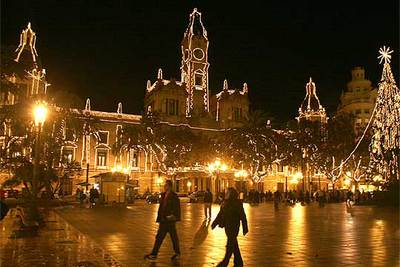 El Ayuntamiento de Valencia 'estrena' la Navidad
