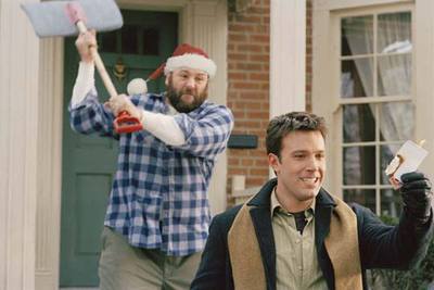 Ben Affleck y James Gandolfini, en  Sobreviviendo a la Navidad. 