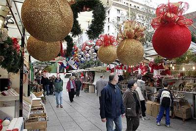 La Fira de Santa Llúcia abre sus casetas al público