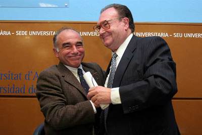Universitarios y políticos de Alicante homenajean a Bevià