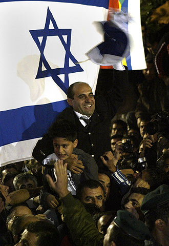 Azzam Azzam, a su llegada a la aldea drusa de Mahgar.