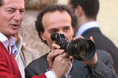 El actor y director Roberto Benigni, rodando en Roma la película  El tigre y la nieve. 