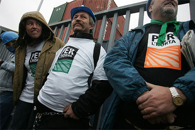 Protesta contra la destrucción de la huerta