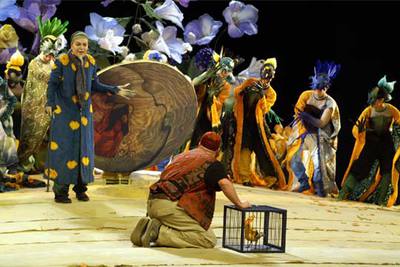 Un momento de la representación de la ópera  L'Upupa .