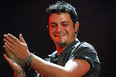 Alejandro Sanz, en una actuación en el Palau Saint Jordi.