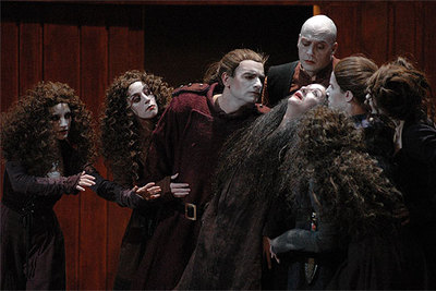 Una imagen del montaje 'La hija del aire', que se estrena el martes en el Teatro Español de Madrid.