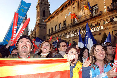 Celebración de la designación de Zaragoza para la Expo 2008 en la plaza del Pilar.