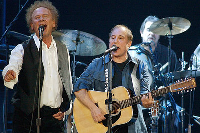 Art Garfunkel (a la izquierda) y Paul Simon, en una actuación el año pasado