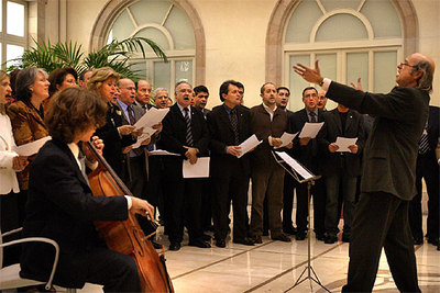 Los diputados cierran el año cantando villancicos