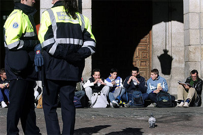 LA PLAZA MAYOR, 'BLINDADA' CONTRA LOS ESTUDIANTES